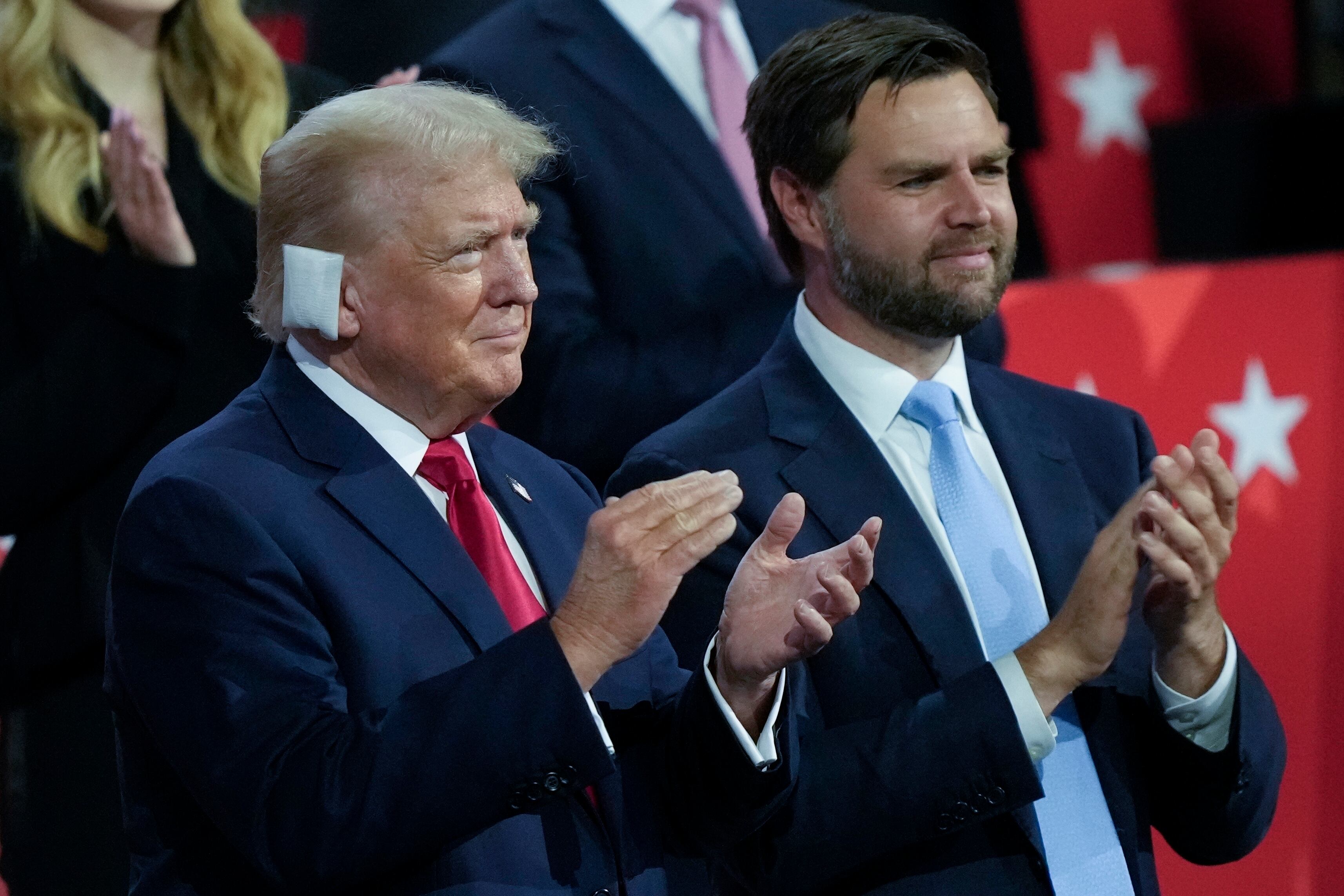 El primer mensaje de J.D. Vance luego de ser elegido como el candidato a vicepresidente de Donald Trump (AP/Charles Rex Arbogast) 