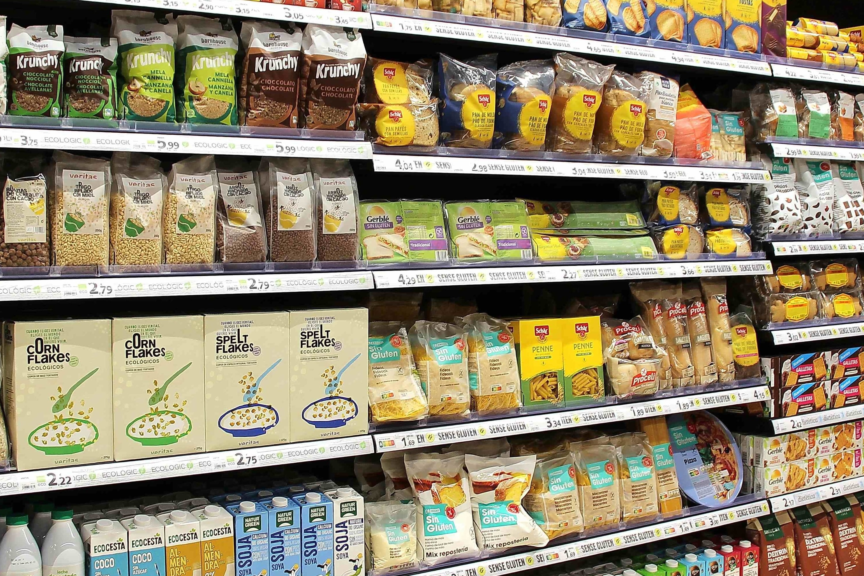 Productos sin gluten en un supermercado.