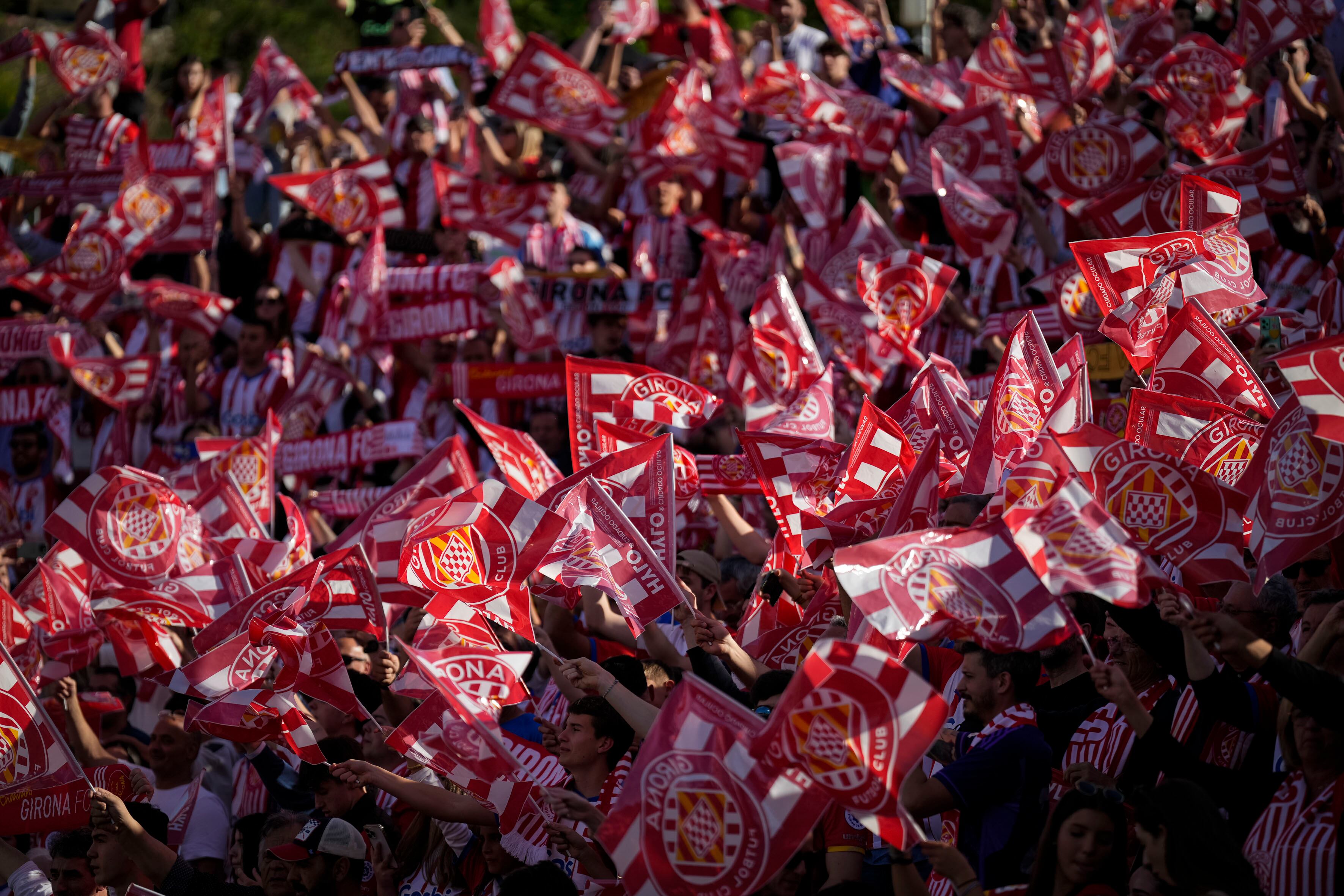 900 aficionados del Girona estarán presentes en París - crédito David Borrat / EFE
