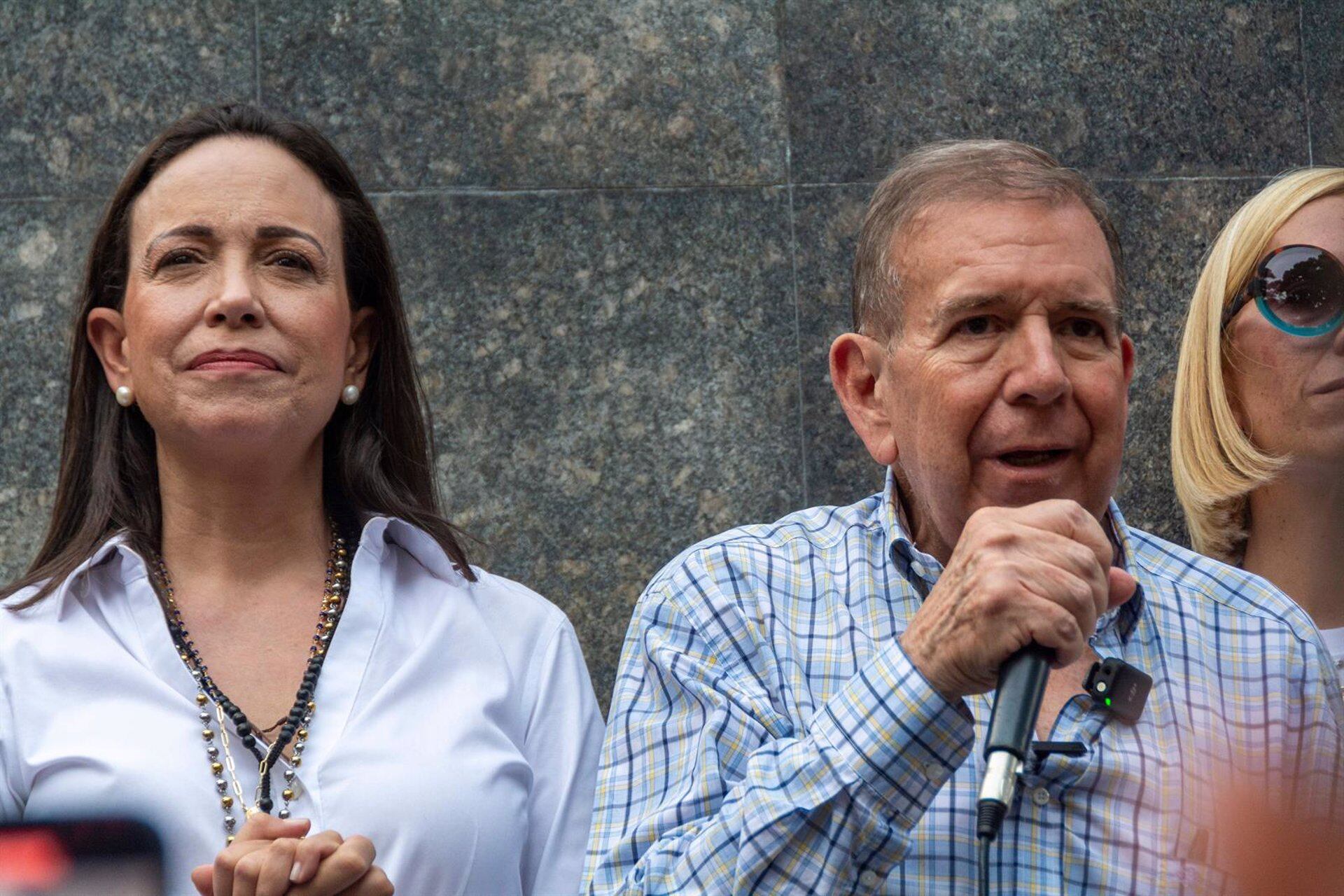 Edmundo González, junto a María Corina Machado, presentó al mundo las actas con las que se demostraría que obtuvo el triunfo en las elecciones del 28 de julio en Venezuela - crédito Jimmy Villalta/Europa Press