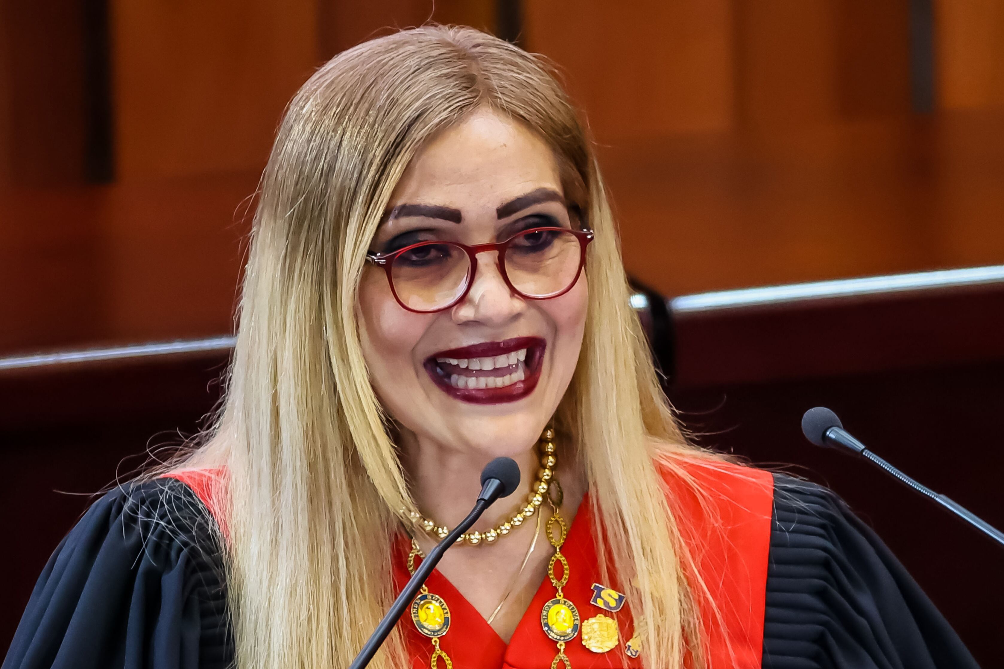 Caryslia Rodríguez, presidenta del Tribunal Supremo de Justicia de Venezuela, ente que ratificó elección del dictador Nicolás Maduro - crédito Miguel Gutiérrez/EFE