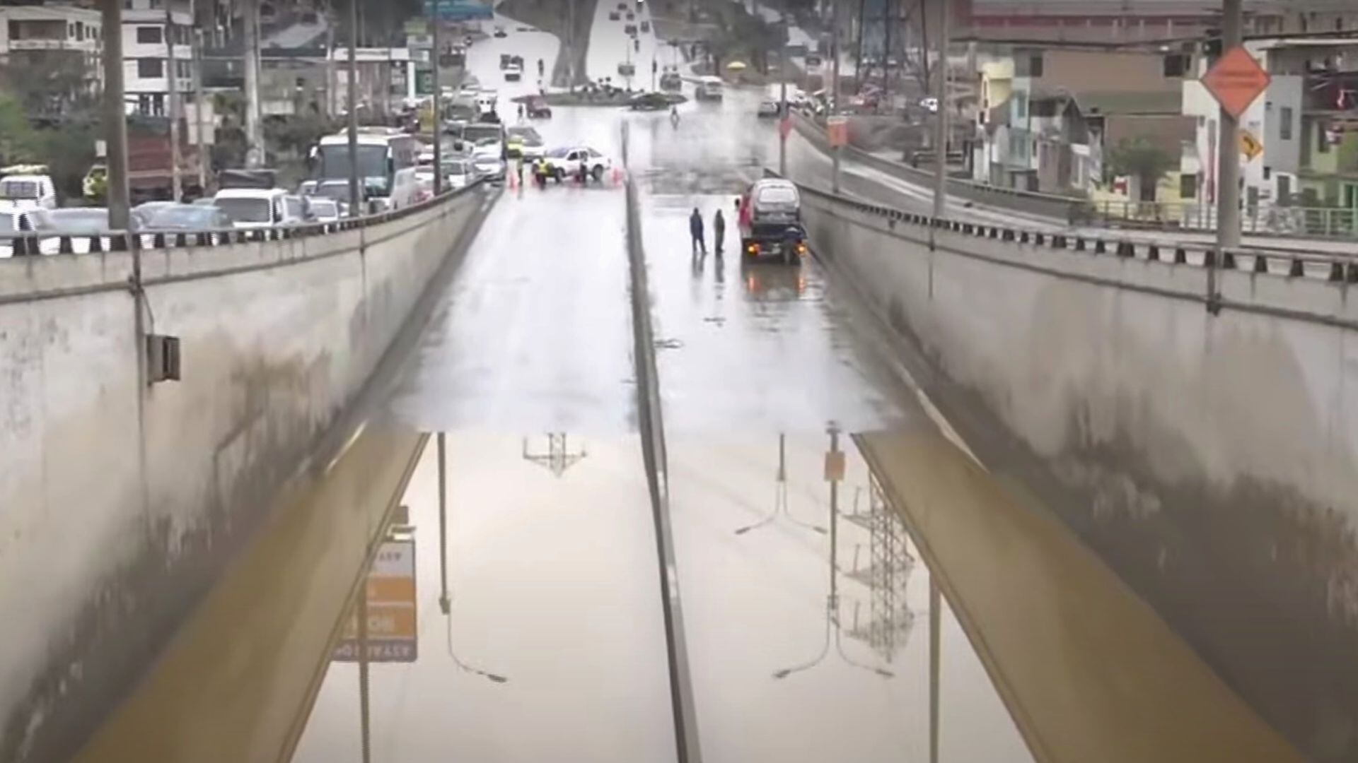 Lluvia en Lima - calles anegadas