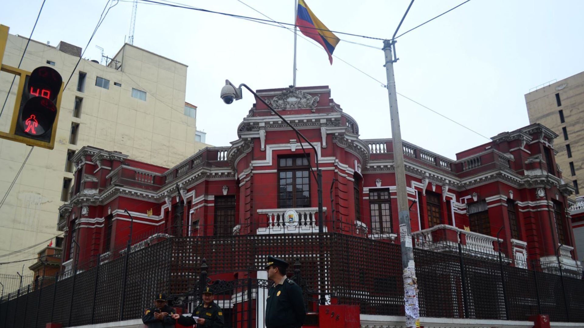 Embajada de Venezuela en Perú suspende trámites