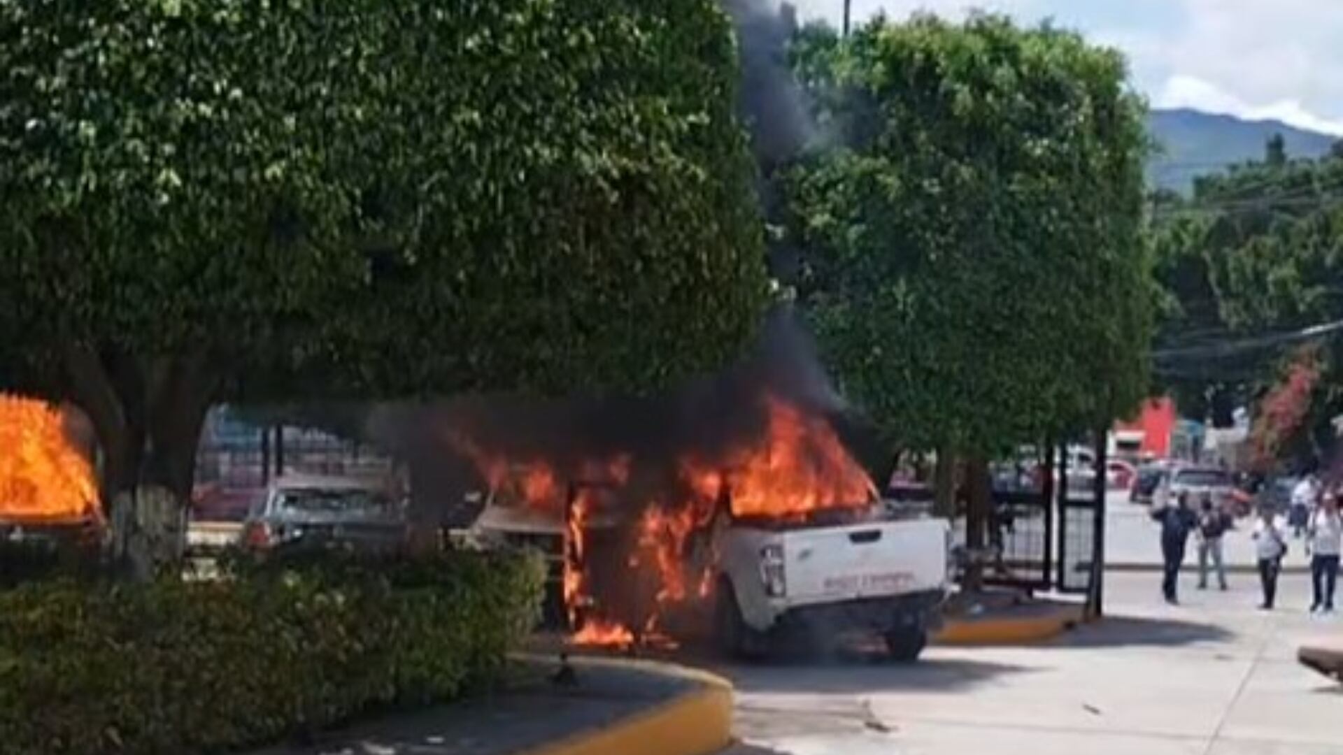 Piden la localización de los 43 estudiantes