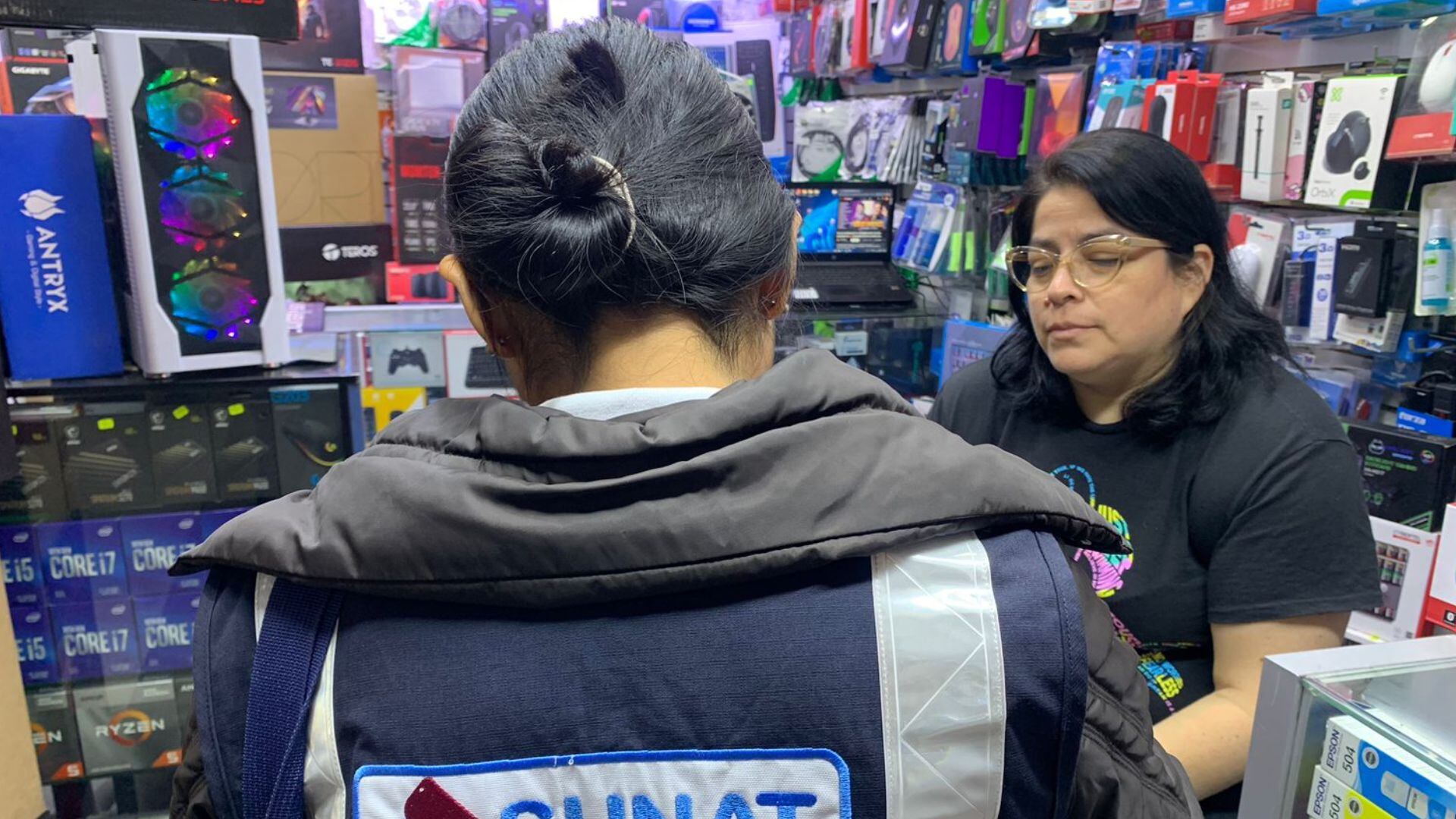 Sunat fiscalizó a tiendas en el centro de lima