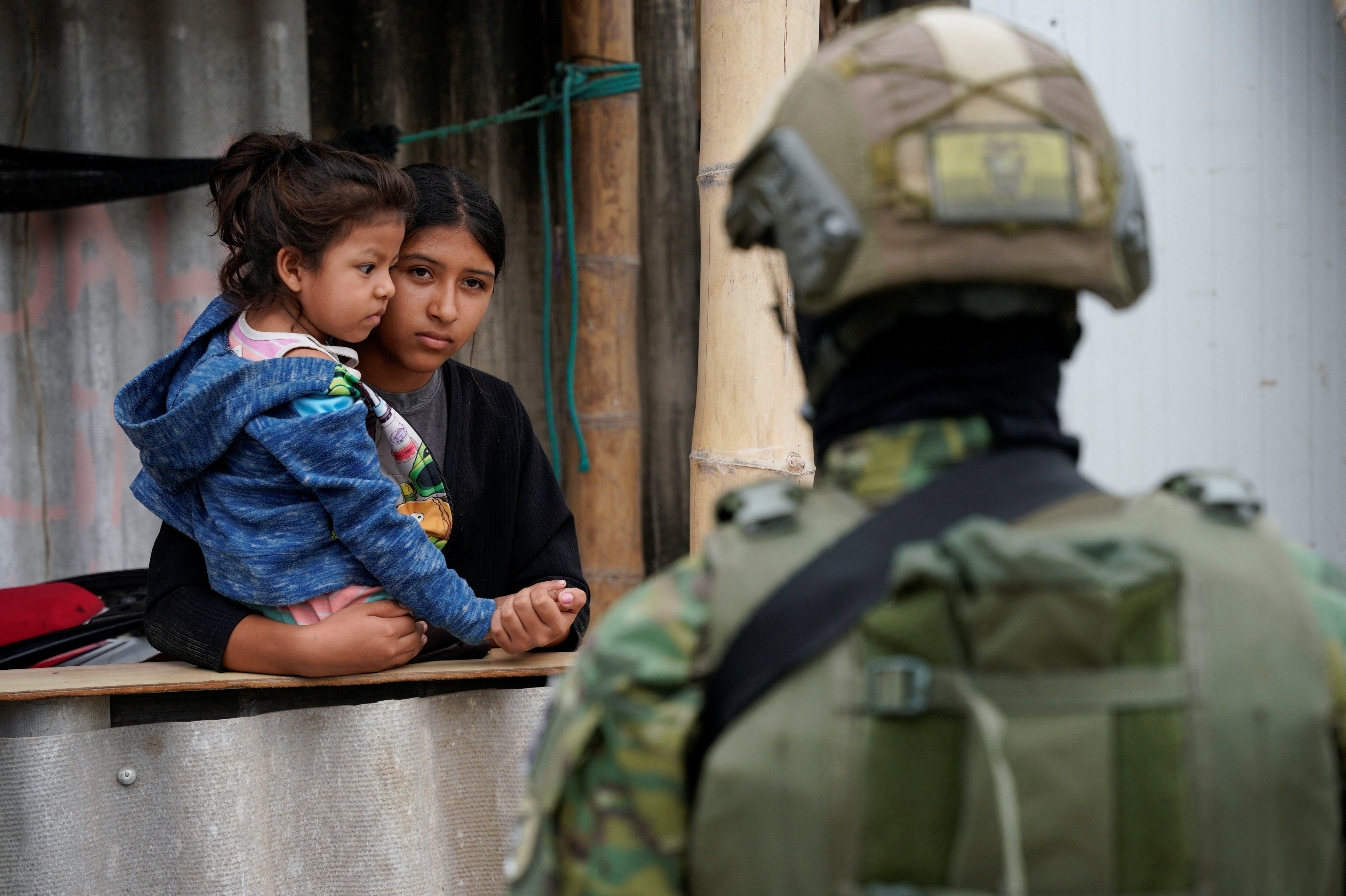 La violencia y la explotación infantil asfixian a los niños ecuatorianos en Durán