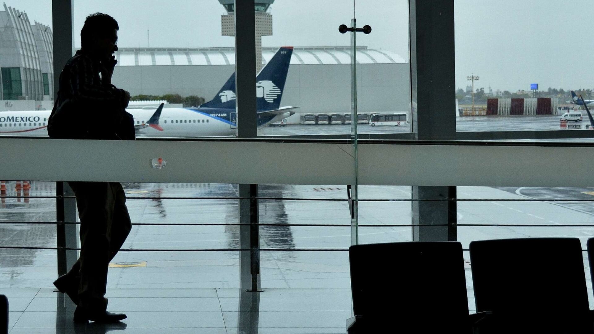 AICM reporta conato de incendio en una pantalla de la sala B de la Terminal 1