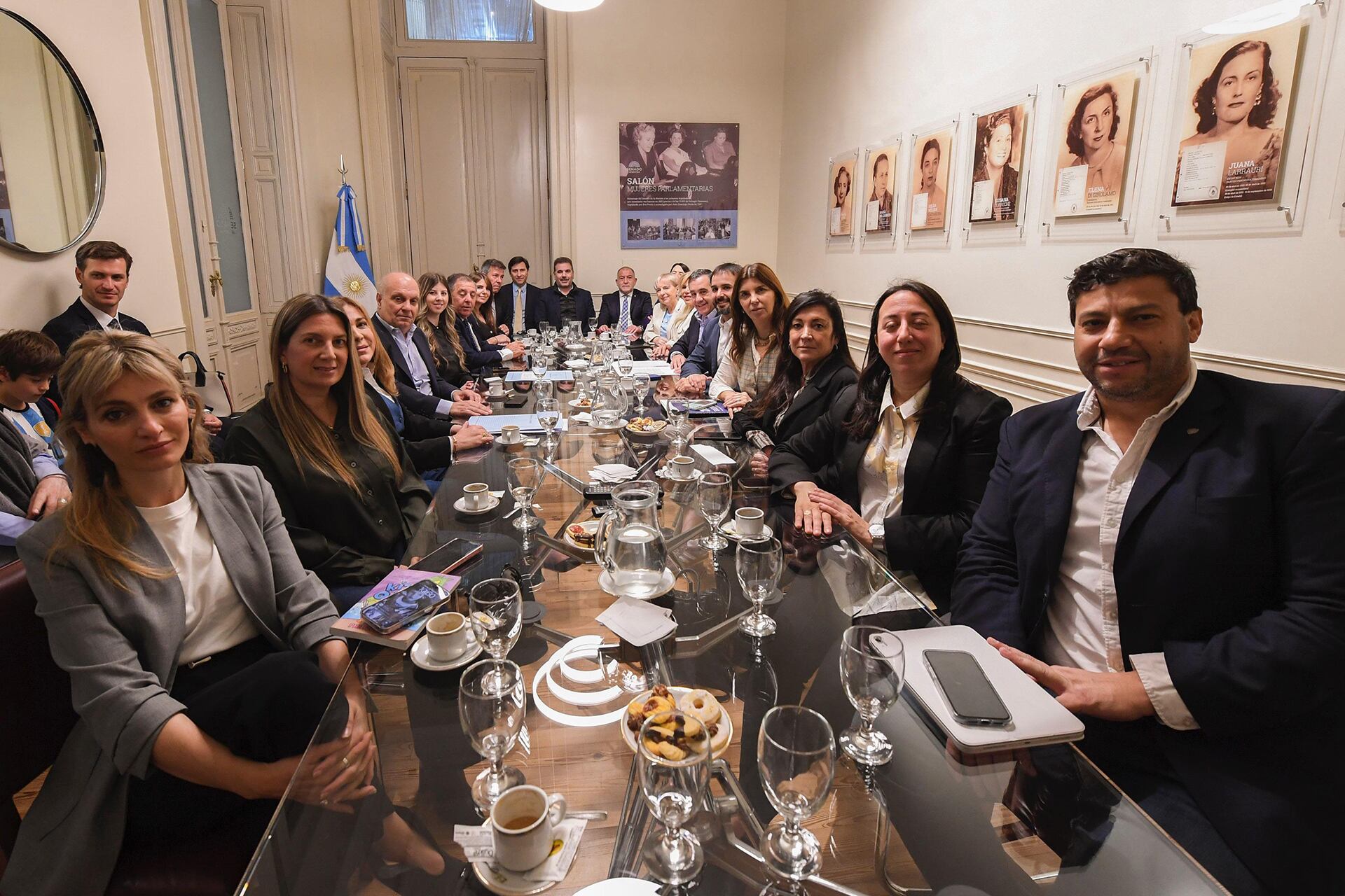 Reunión de bloques de diputados y senadores del PRO Ritondo Luis Juez