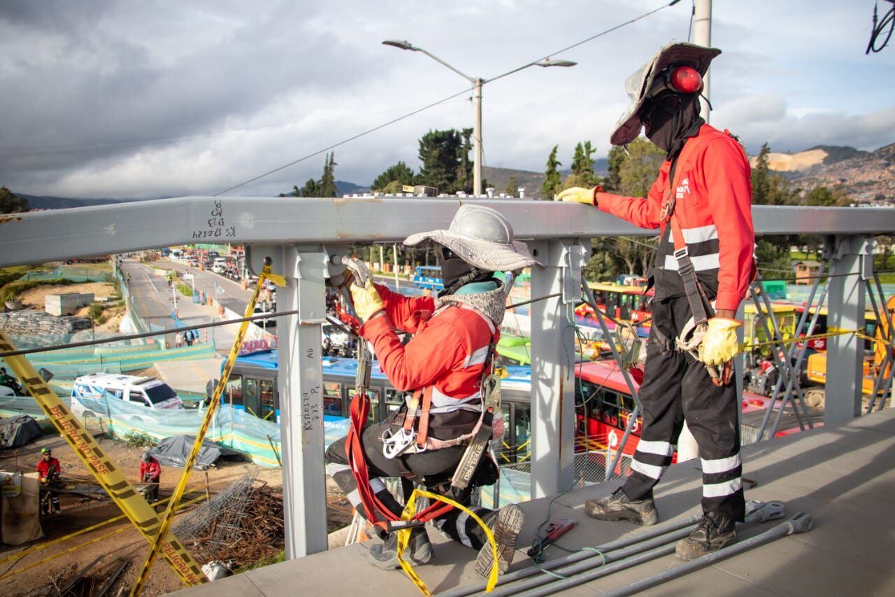 El puente peatonal Molinos avanza al 84,38% - crédito IDU