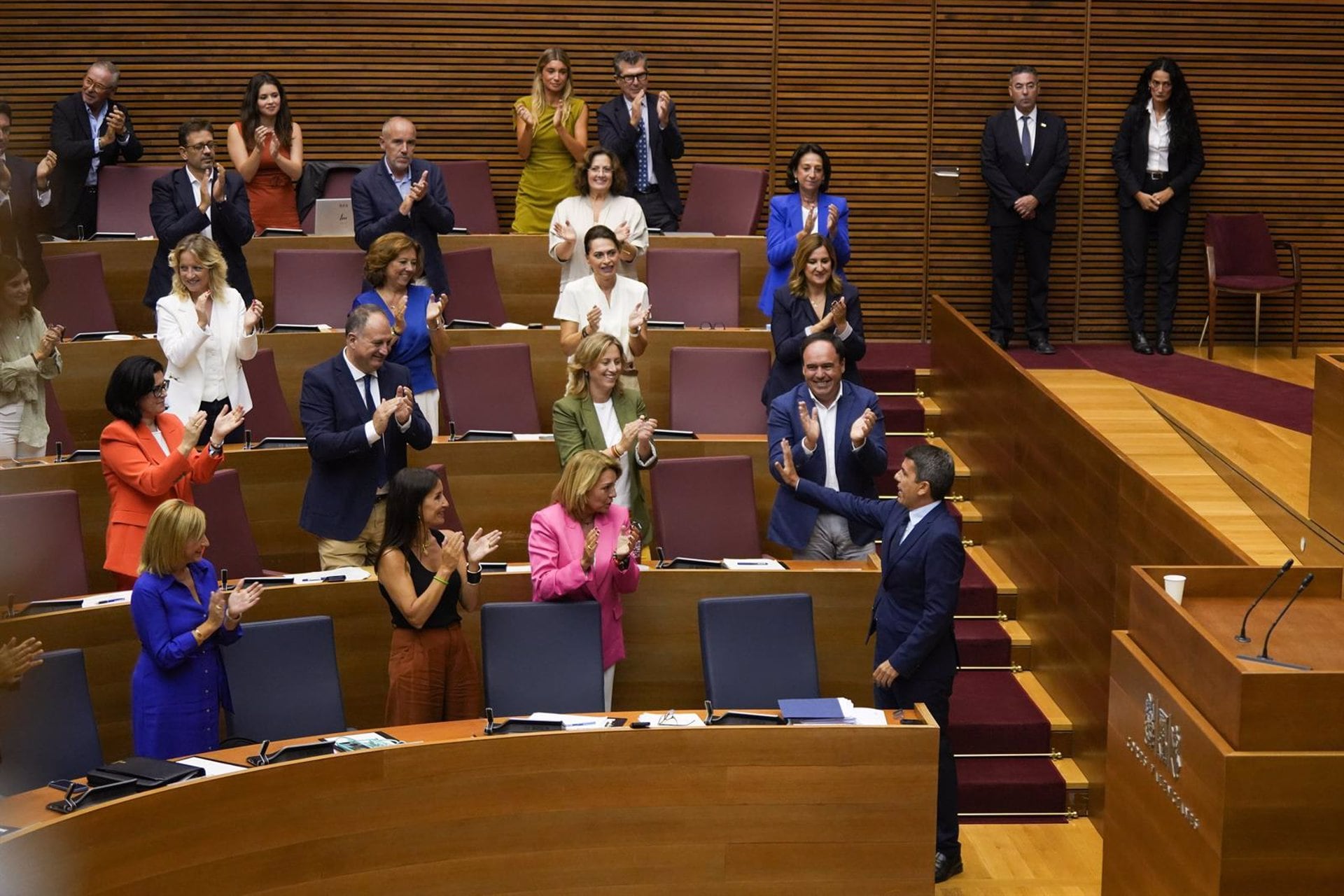 El PP valenciano plantea una reestructuración de la deuda y convocar a las CCAA en octubre para reformar la financiación