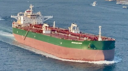 Estados Unidos sancionó a tres entidades y once buques por comerciar petróleo y productos petroquímicos con Irán