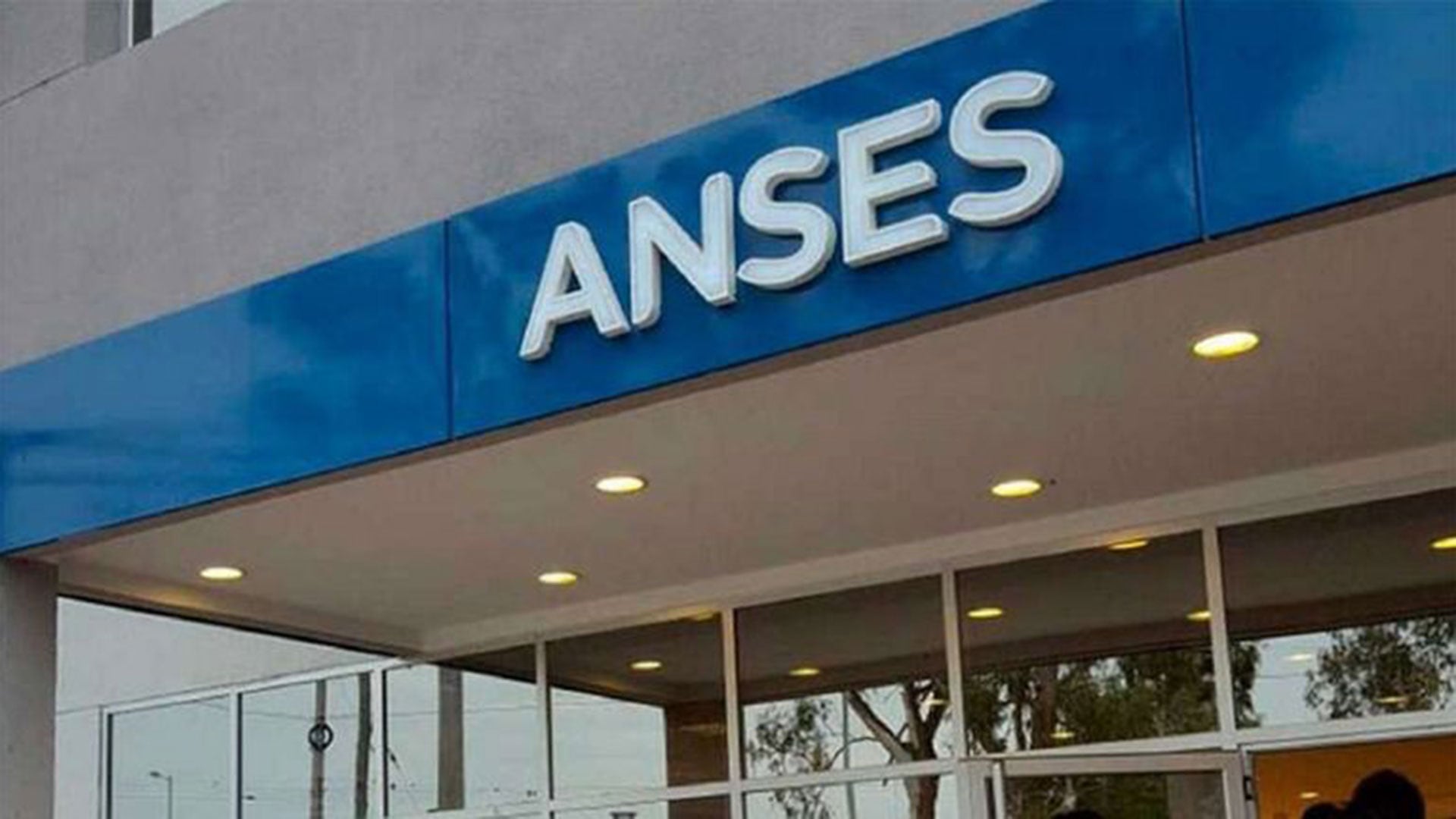 El Gobierno modificó los requisitos para mantener las pensiones no contributivas o las asignaciones de la ANSES