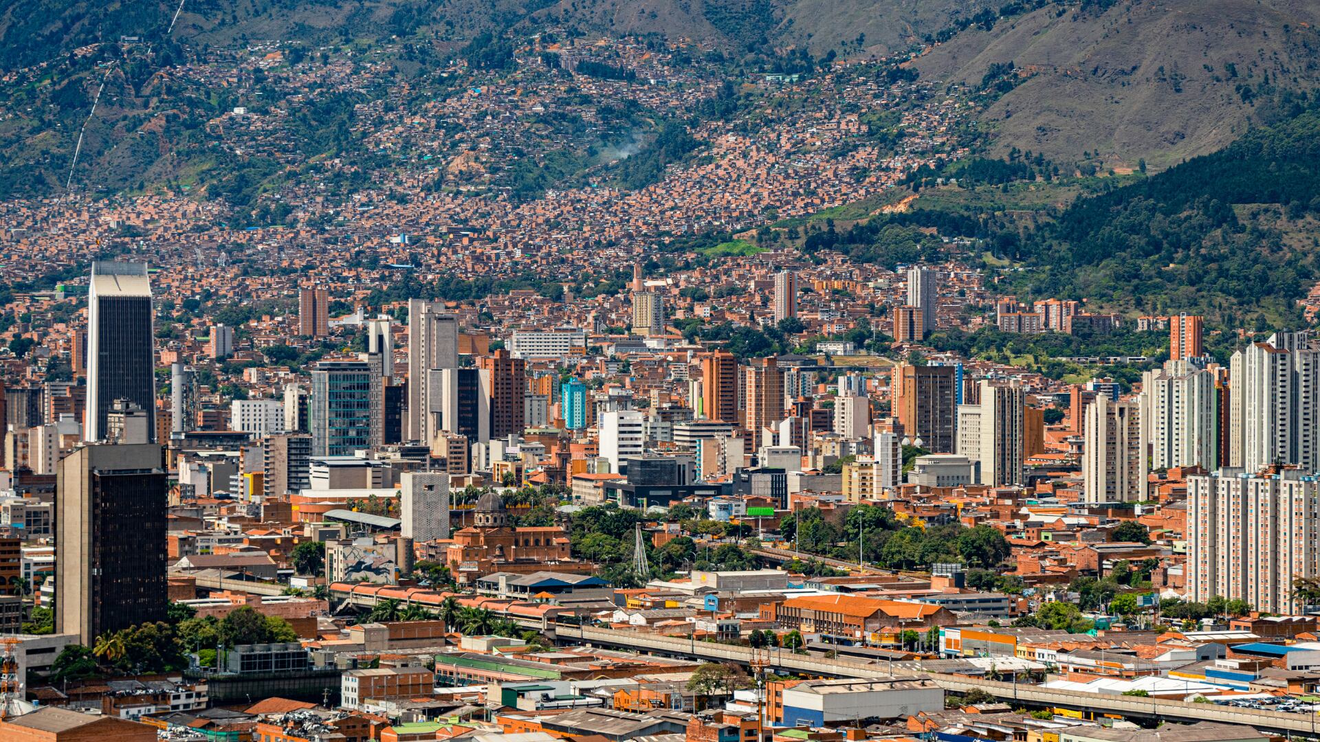 Medellín vivió su día más largo del año, el 20 de junio - crédito Canva