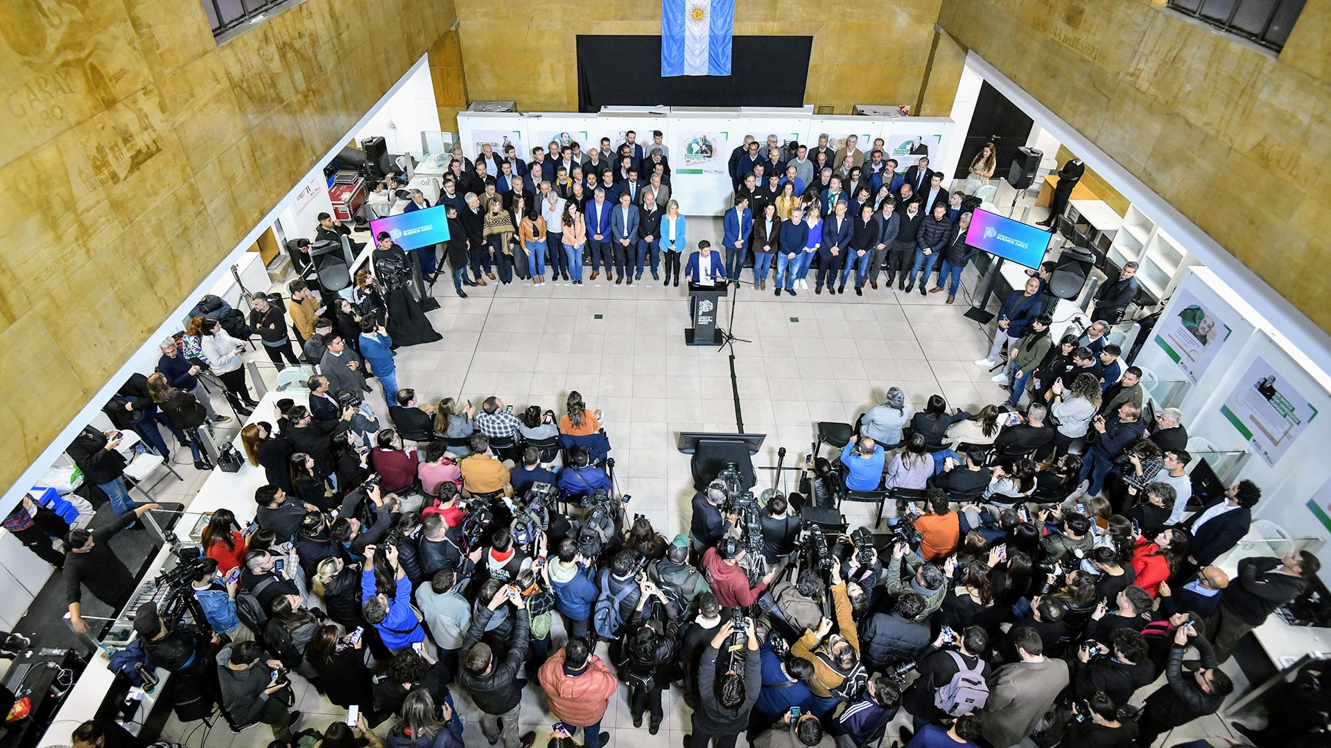 Axel Kicillof intendentes conferencia