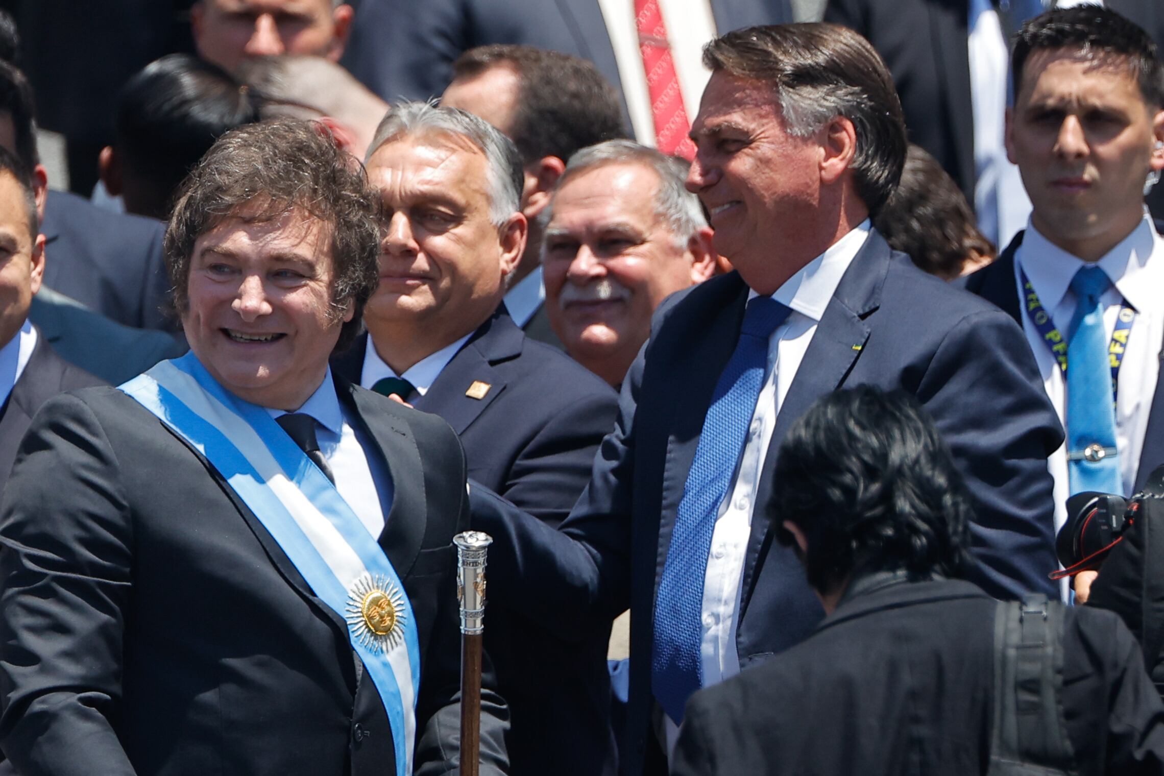 Javier Milei y el expresidente brasileño Jair Bolsonaro, luego de la juramentación del primero en Buenos Aires (Argentina) en diciembre de 2023. EFE/ Juan Ignacio Roncoroni
