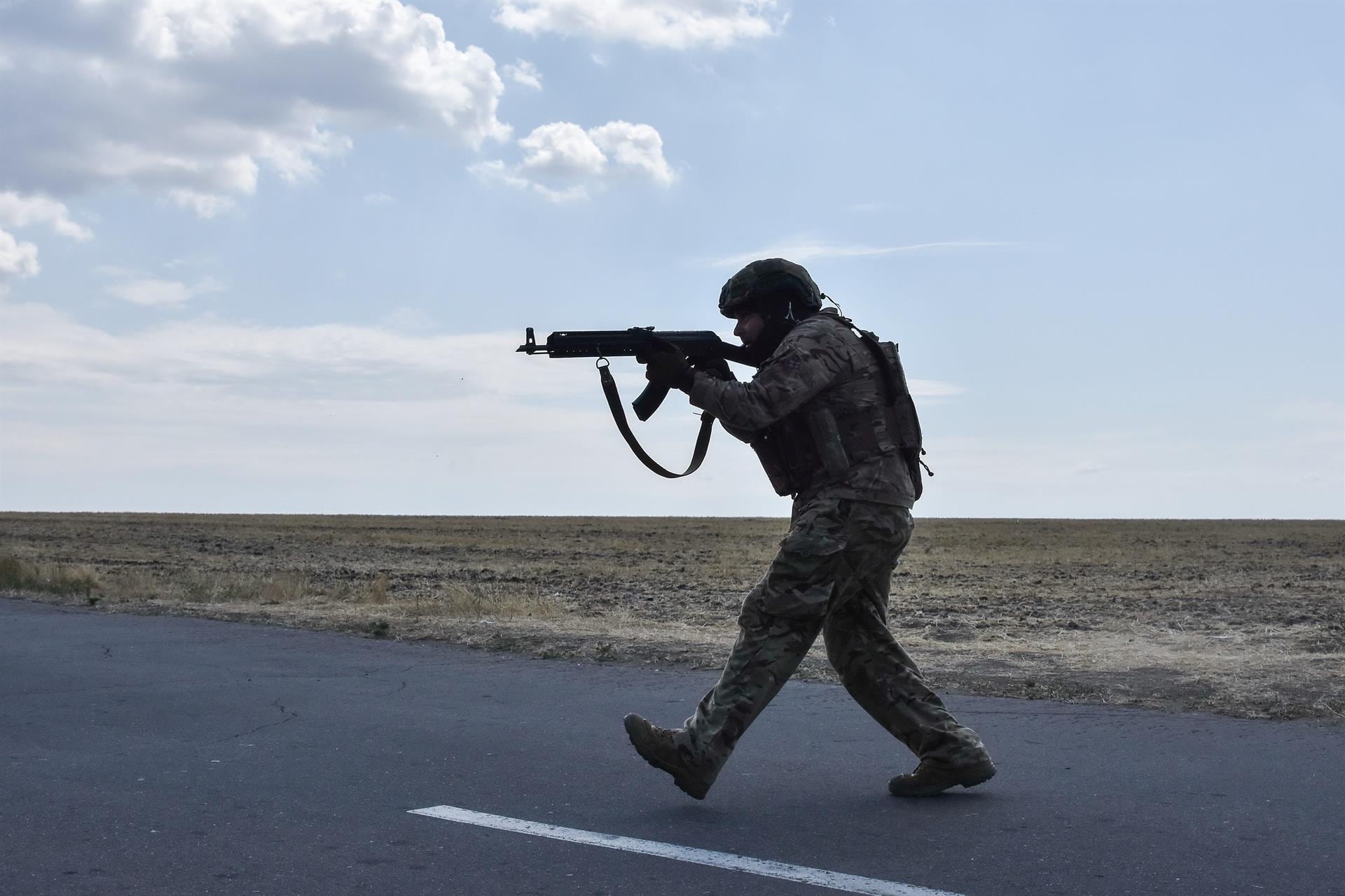 Las fuerzas ucranianas abren una nueva vía de entrada en la frontera con Kursk