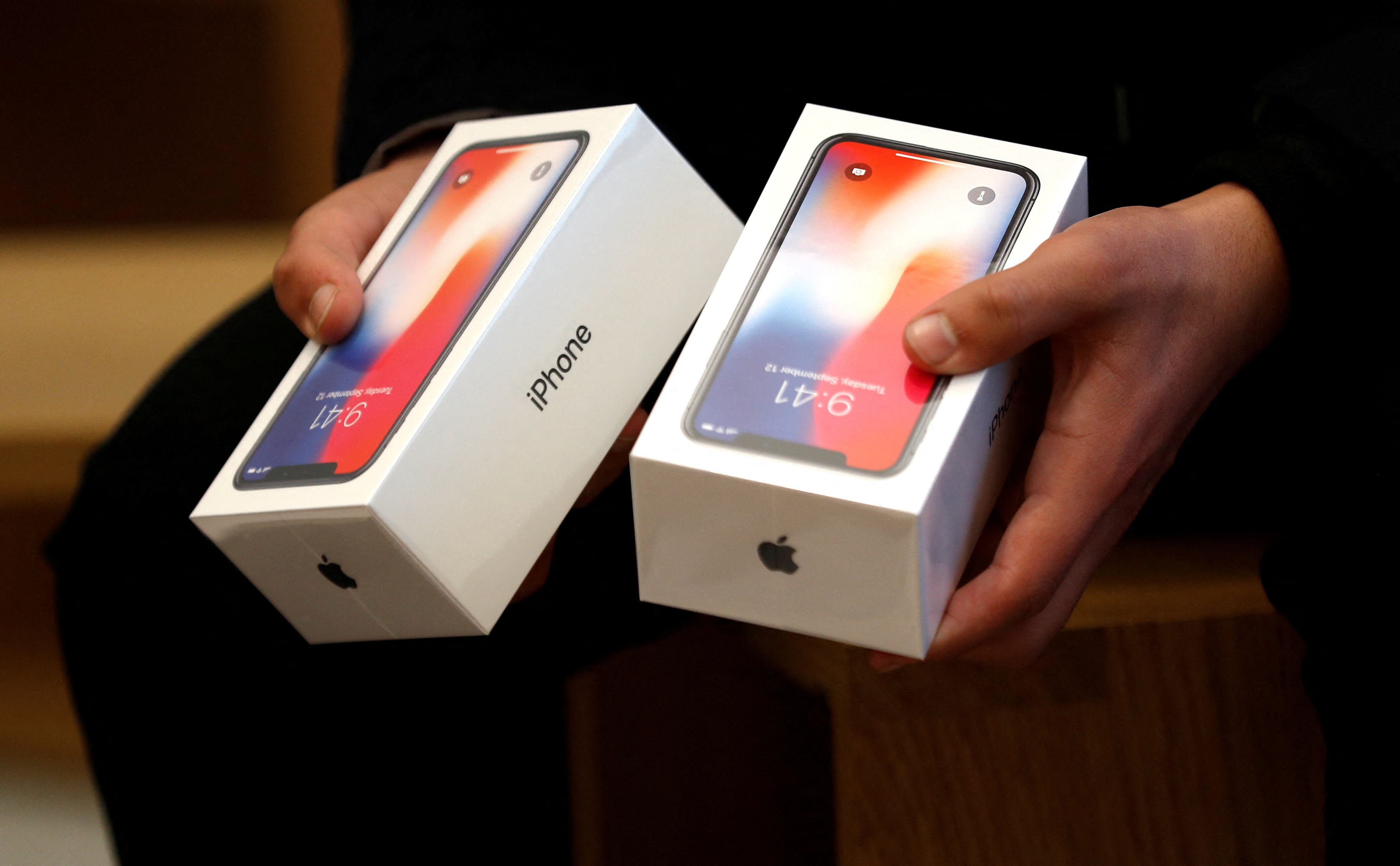 Apple y Microsoft decidieron saltarse la versión 9 de sus productos más icónicos, cada uno tuvo sus motivos, aunque predomino el marketing. (REUTERS/Peter Nicholls/File Photo)