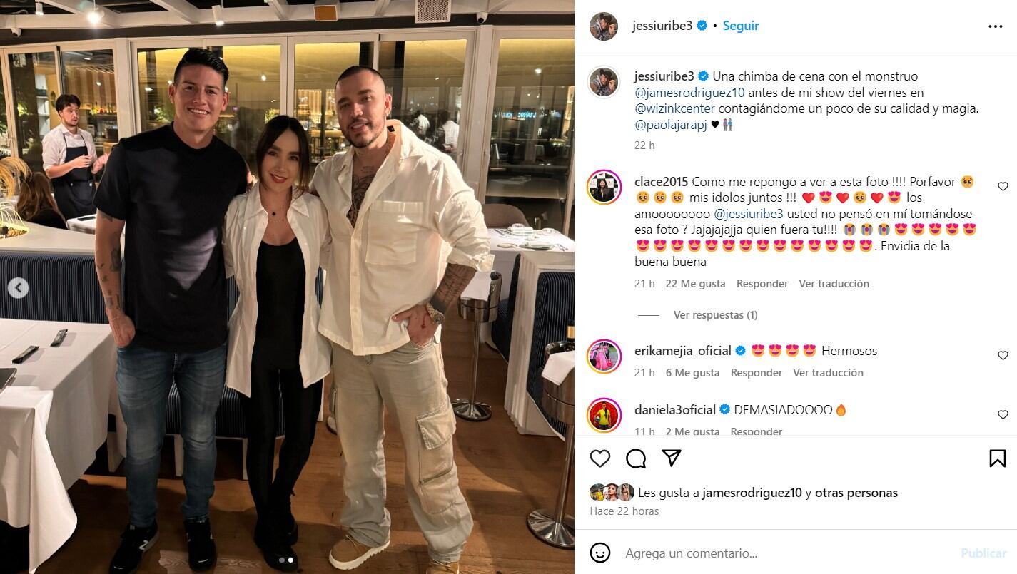 Paola Jara no desaprovechó la oportunidad para posar junto con su esposo y el futbolista del Rayo Vallecano - crédito @jessiuribe/Instagram