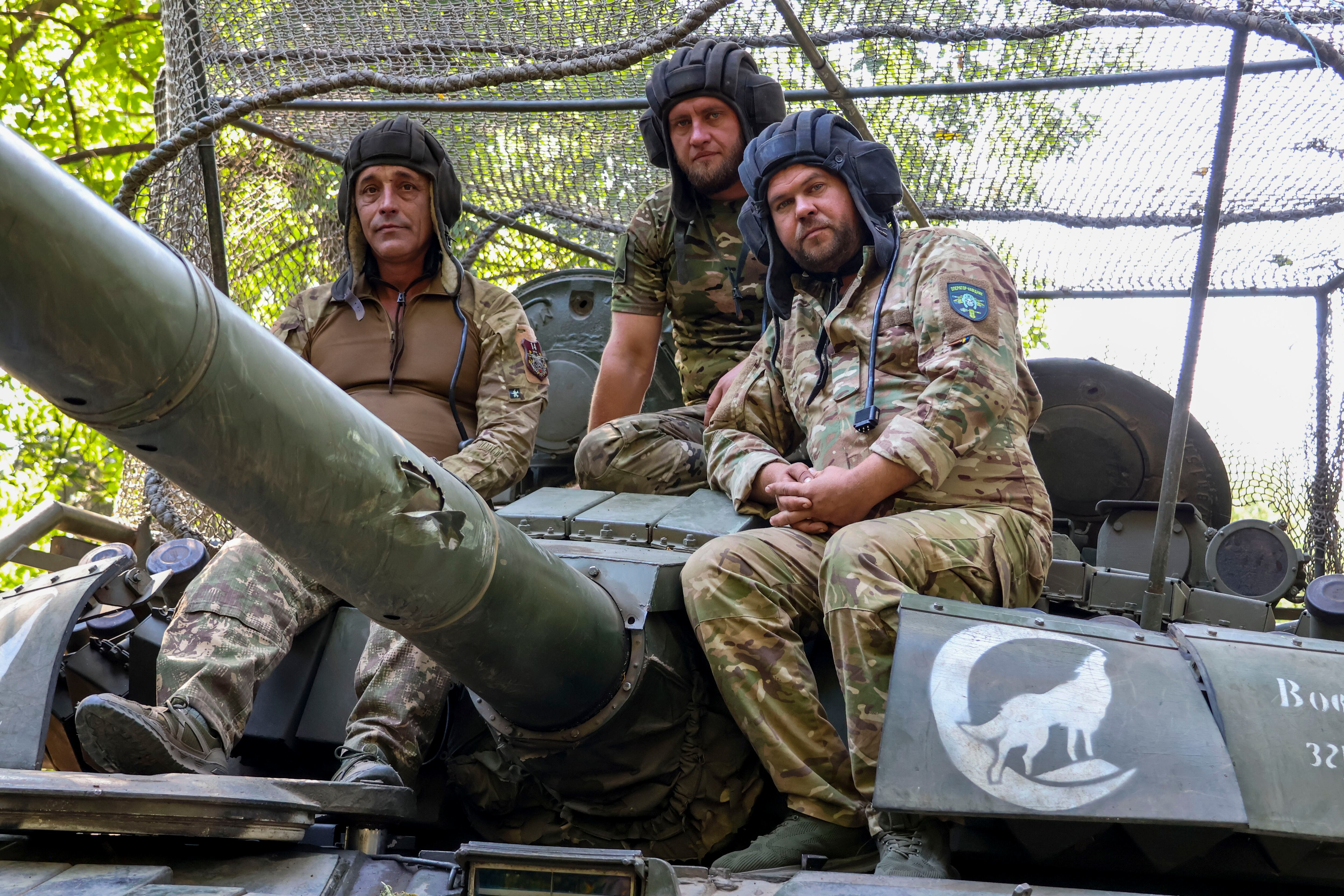 Soldados ucranianos en Pokrovsk, en la región de Donetsk (EFE/ Mikola Koval)