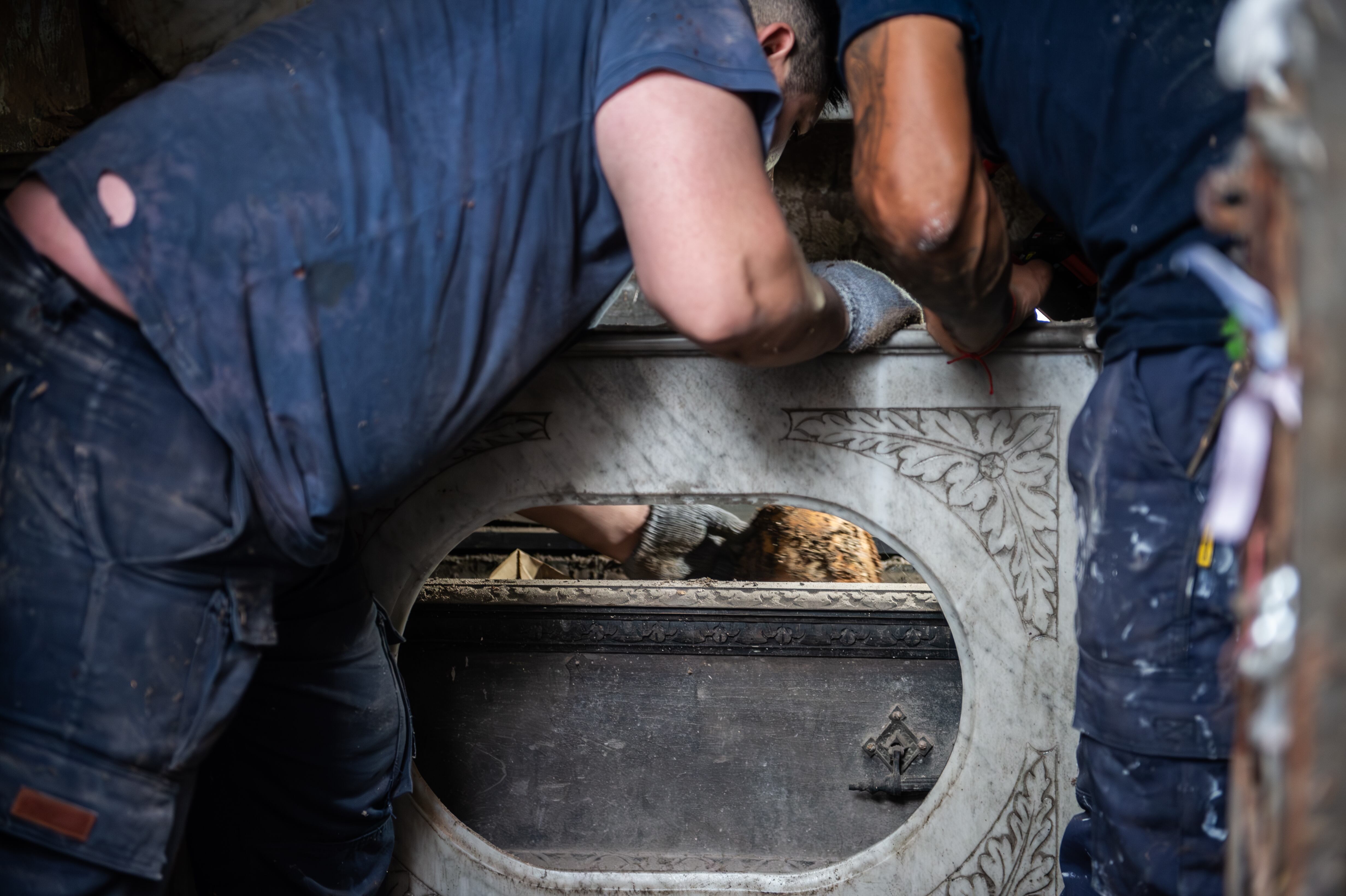 Abren la tumba de Camila O'Gorman en el cementerio de recoleta