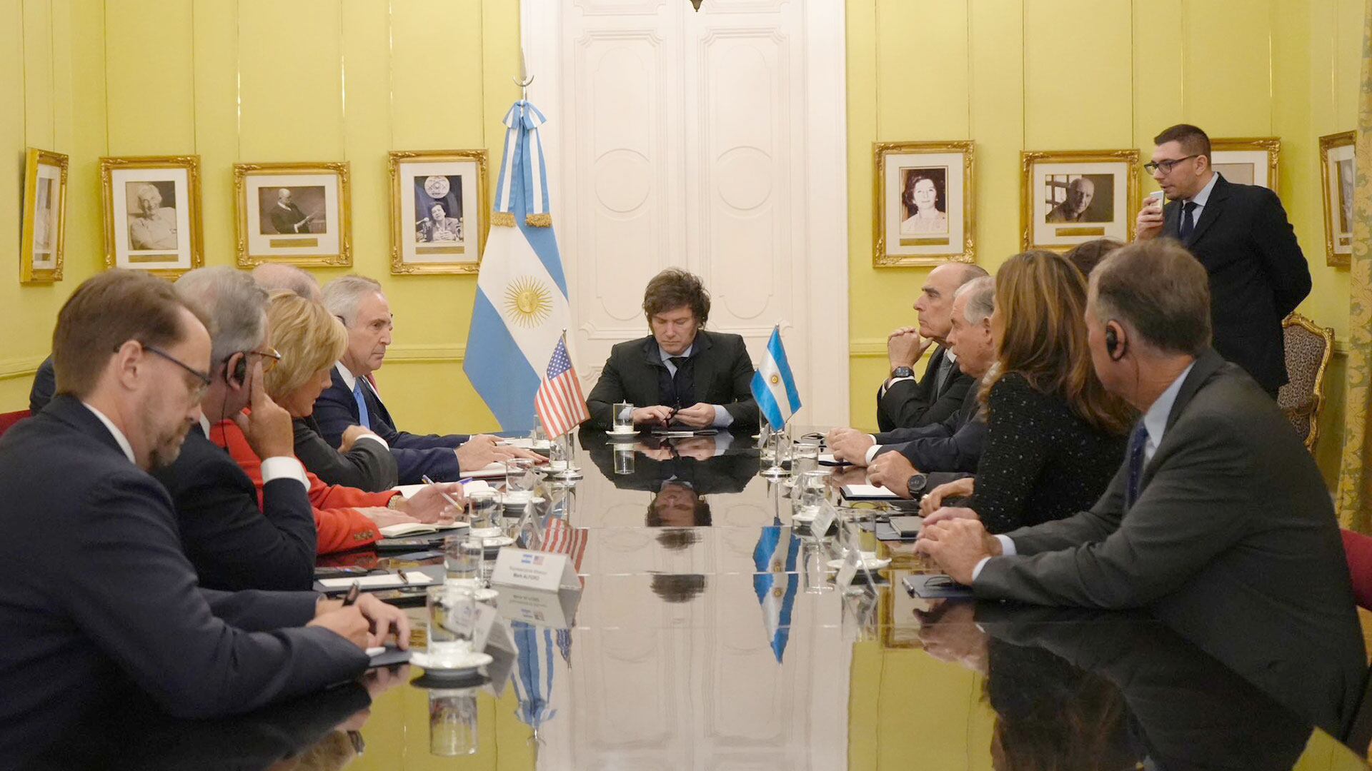 Javier Milei reunido en la Casa Rosada con congresistas estadounidenses