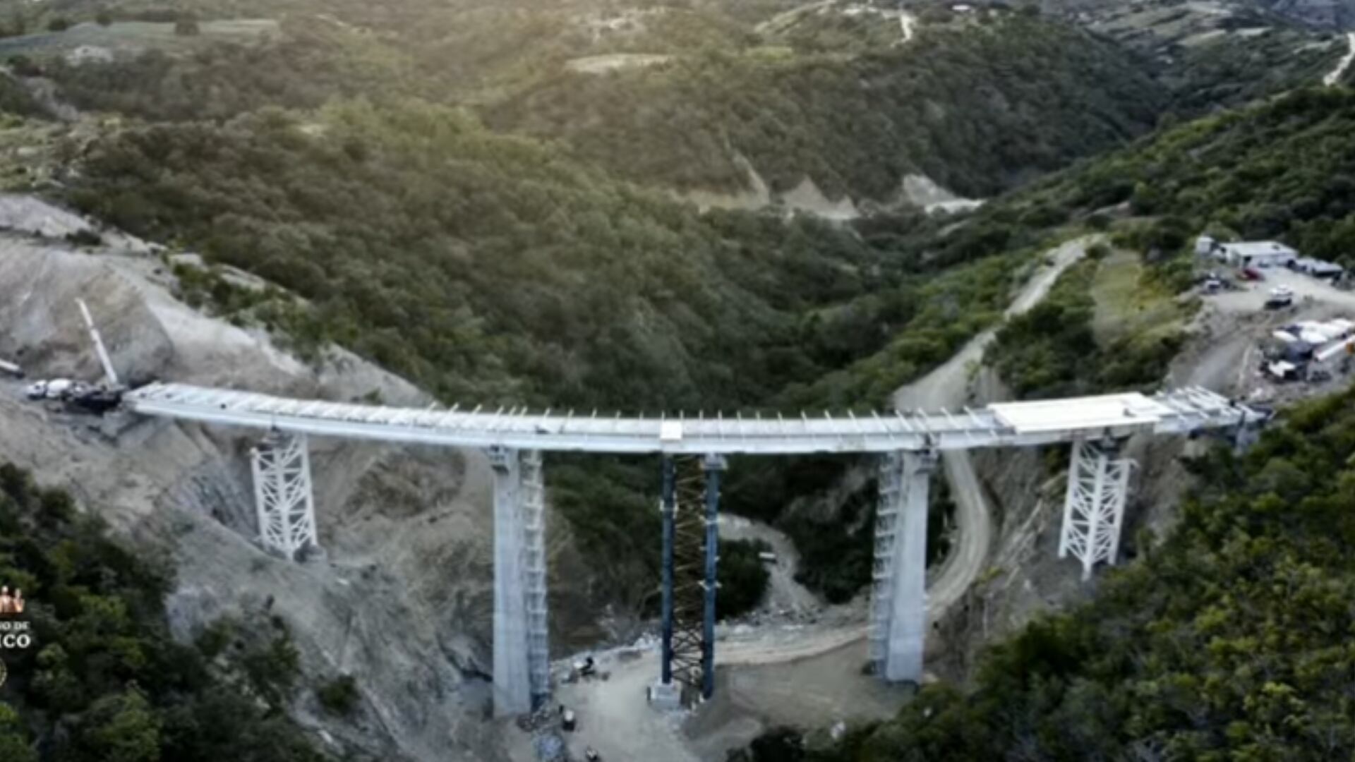 Retrasan la inauguración de la carretera Oaxaca-Puerto Escondido tras sufrir derrumbes