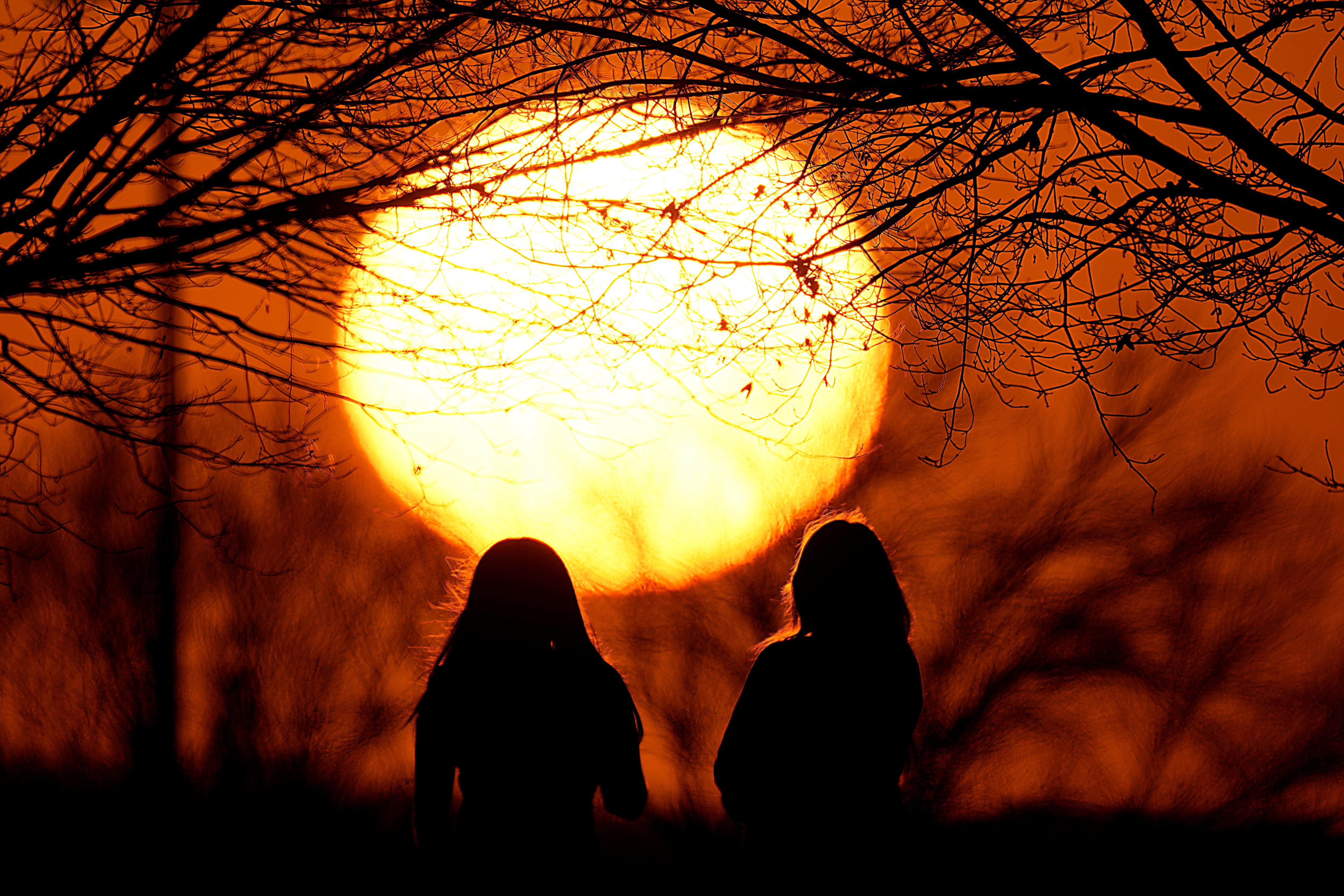 Críticos de la geoingeniería solar temen un “choque de terminación” si se detienen abruptamente las acciones de enfriamiento, causando un aumento masivo de temperaturas (AP Foto/Charlie Riedel, Archivo)