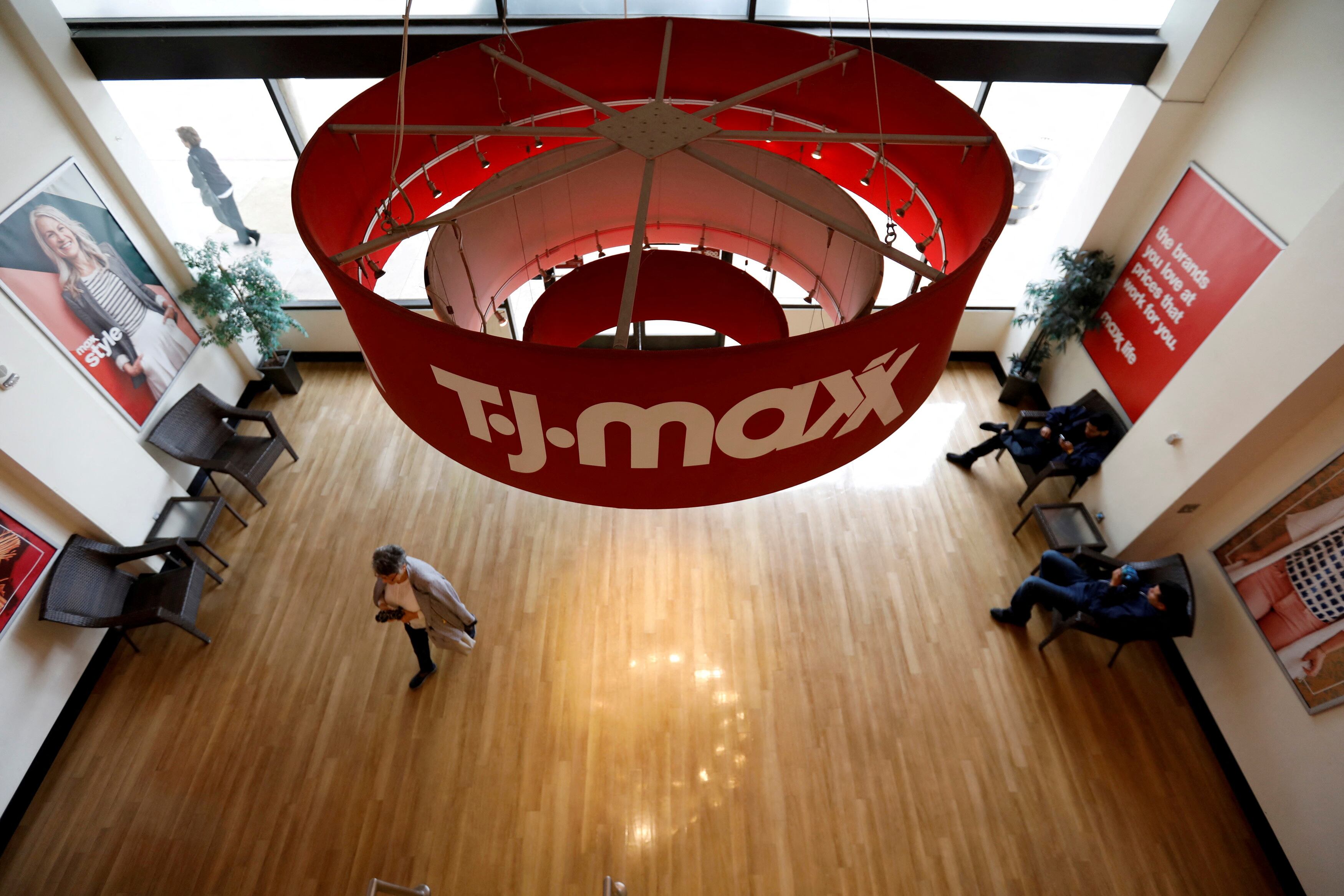 En TJ Maxx se puede encontrar de todo.  REUTERS/Mario Anzuoni/File Photo/File Photo