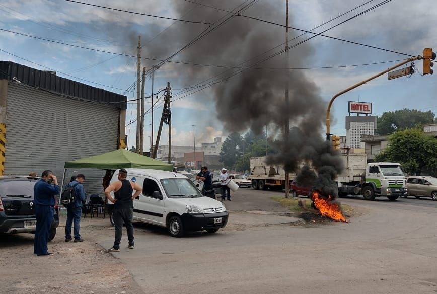 Bloqueo sindical en la empresa Química Rame