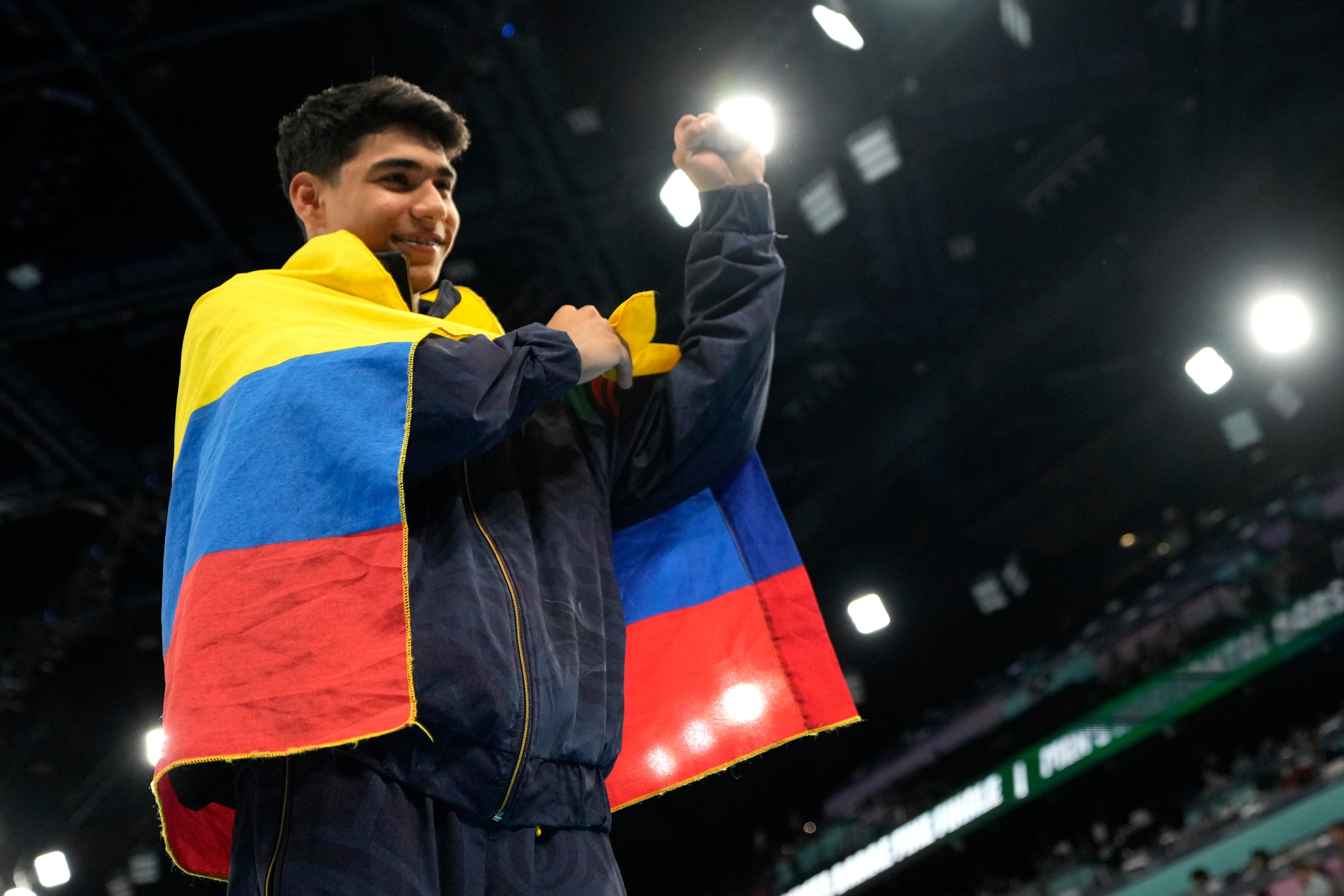 El deportista colombiano logró la primera medalla olímpica para Colombia en gimnasia - crédito Abbie Parr/AP Foto