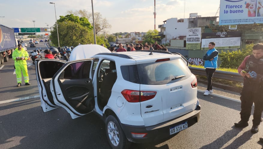 Persecución desde Puerto Madero a Parque Avellaneda por la autopista 25 de Mayo: tres detenidos