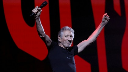 Roger Waters lanzó nuevos comentarios antisemitas y tuvo un extraño comportamiento durante una entrevista: “Roger cálmate”