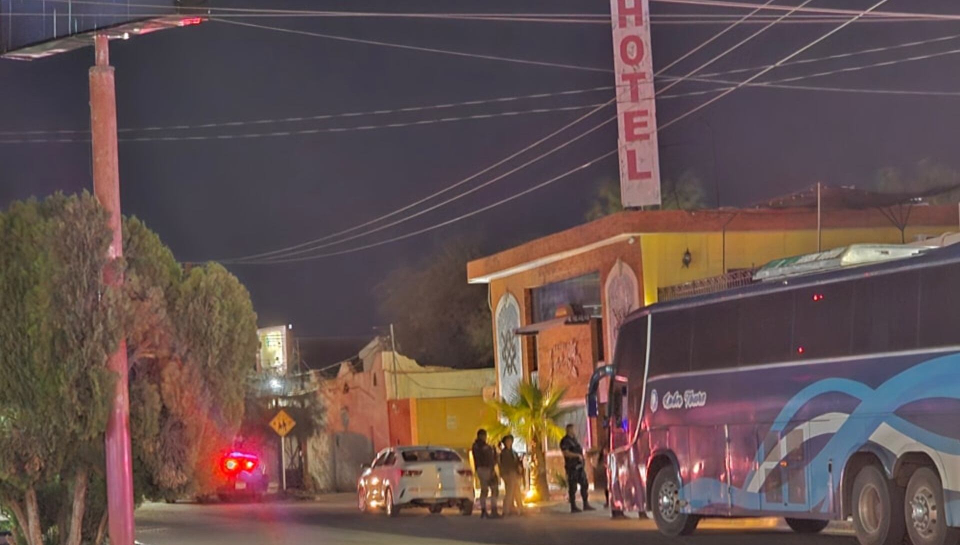 El ataque ocurrió a pocos metros del Palacio Municipal. (Facebook/Ariete Caborca)