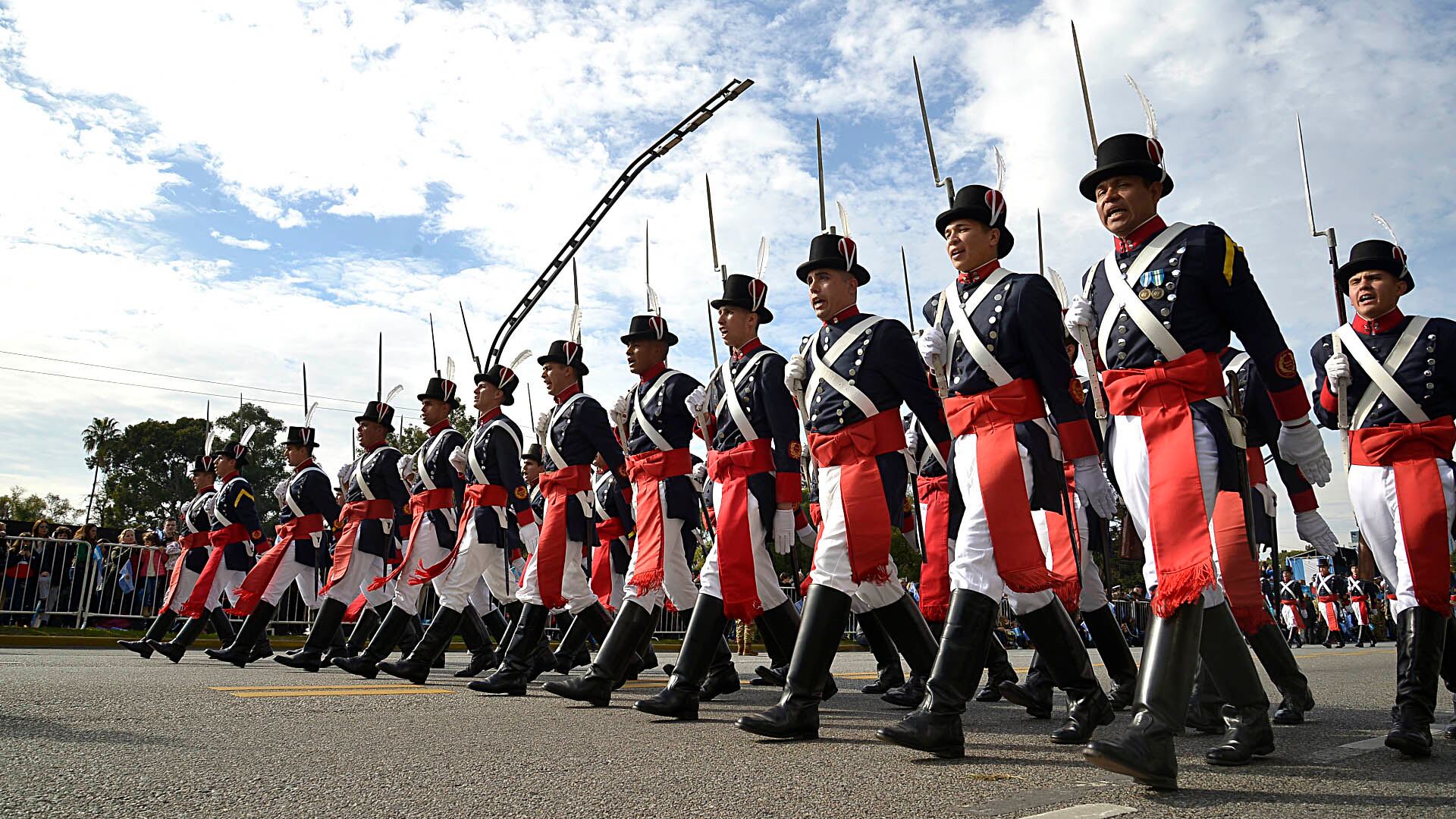 Después de cinco años se realizará el desfile militar del 9 de julio por el Día de la Independencia argentina (Gustavo Gavotti)