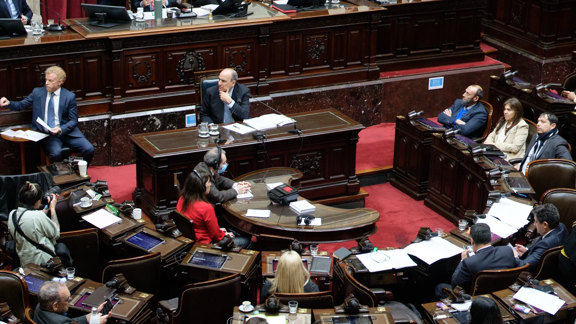 Guillermo Francos expone en el Congreso