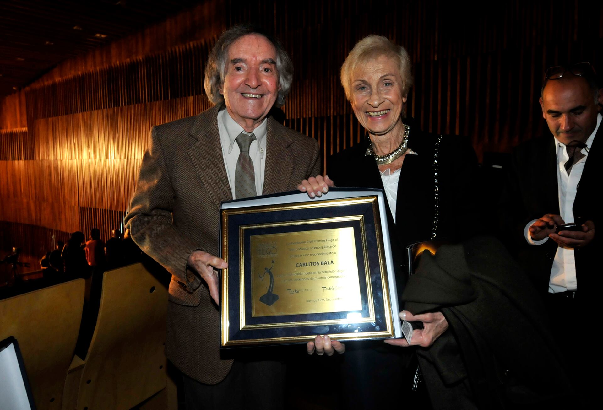 En 2016 Carlitos Balá recibió una mención especial de los premios Hugo y como siempre lo acompañó Martita, su gran compañera
