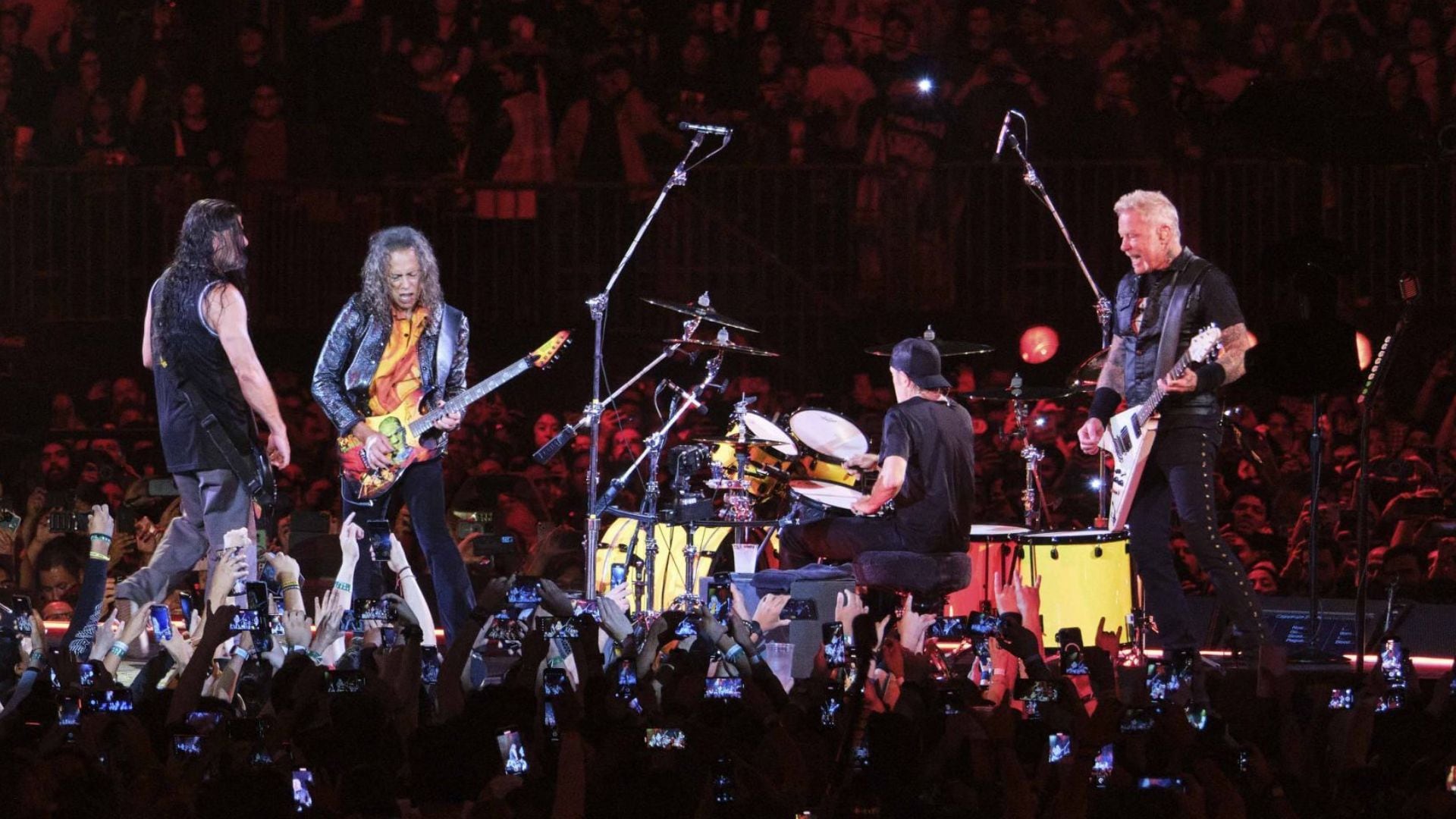 Metallica soprendió a fans con “La Negra Tomasa” durante su segundo concierto en CDMX